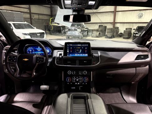 Used 2022 Chevrolet Tahoe LT w/ Luxury Package RWD image 30