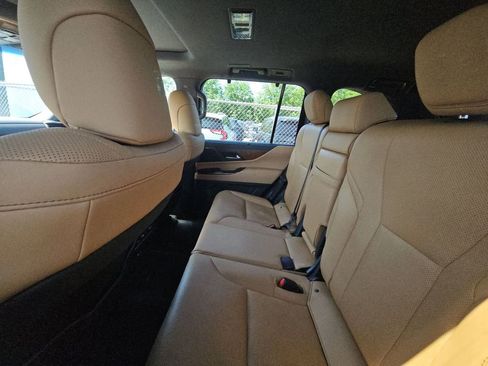 Used 2023 Lexus LX 600 4WD w/ Appearance Package image 7