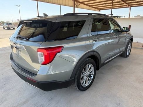 Used 2020 Ford Explorer XLT w/ Equipment Group 202A RWD image 8