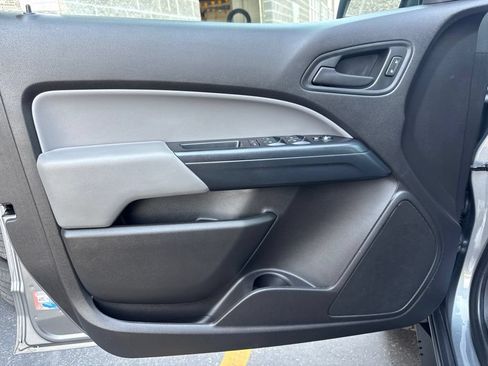 Used 2018 Chevrolet Colorado W/T w/ WT Convenience Package RWD image 12