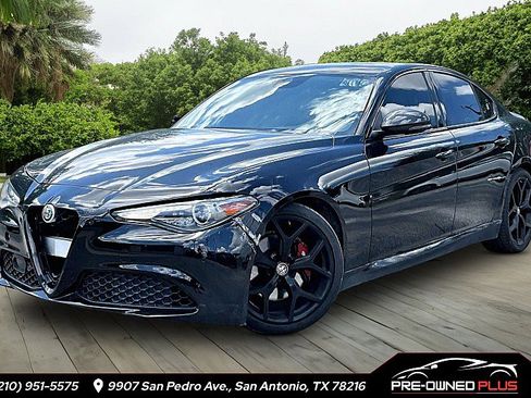 Used 2020 Alfa Romeo Giulia w/ Nero Edizione RWD image 1