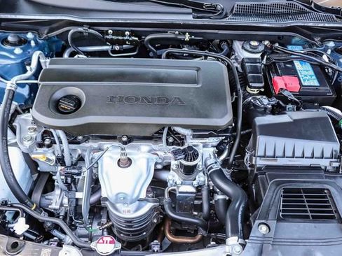 Used 2025 Honda Civic Sport image 29