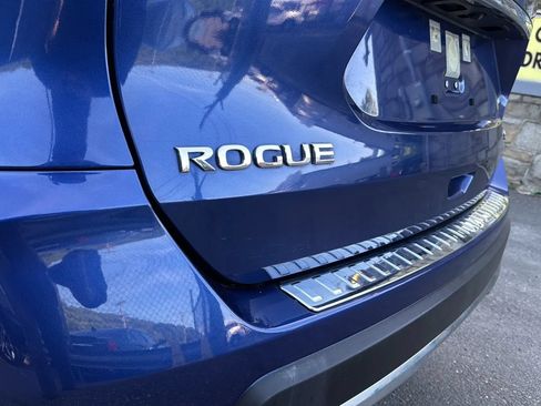 Used 2018 Nissan Rogue SV AWD/4WD image 11