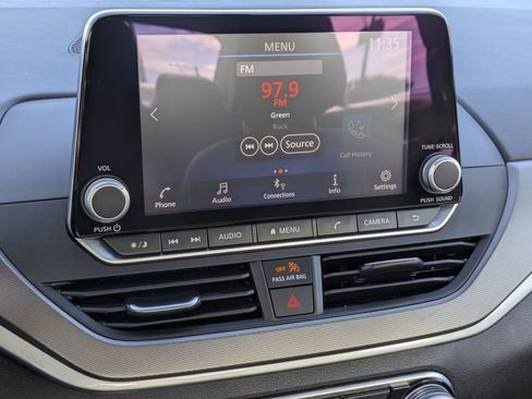 Used 2025 Nissan Altima 2.5 SR image 18