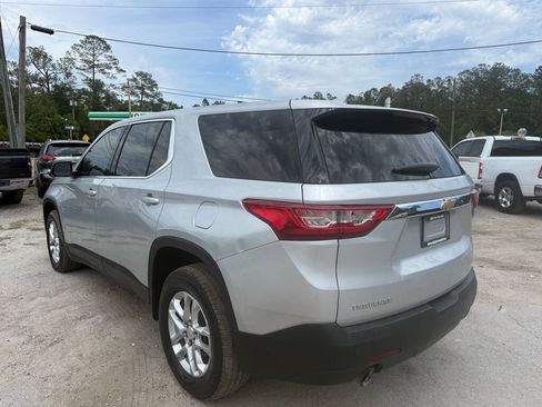 Used 2021 Chevrolet Traverse LS FWD image 5