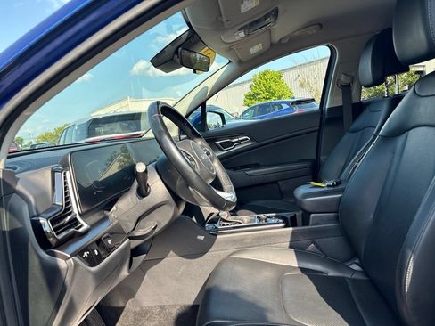 Used 2024 Kia Sportage EX FWD image 11