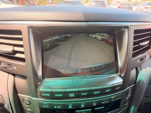 Used 2008 Lexus LX 570 4WD w/ Technology Pkg image 23