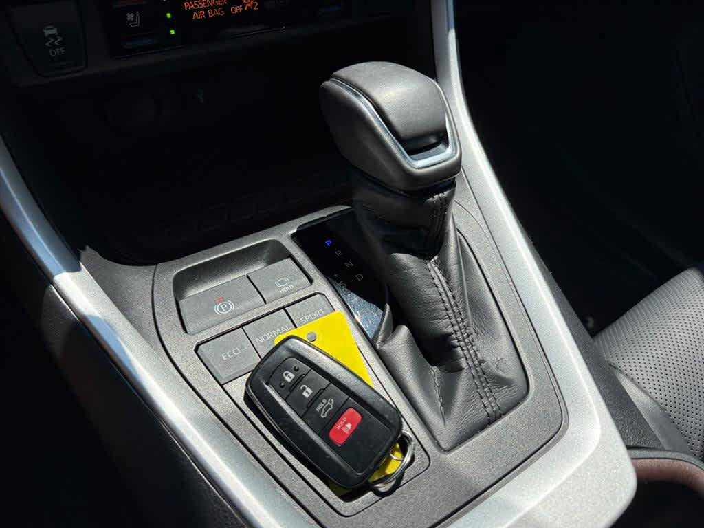 Used 2022 Toyota RAV4 Limited FWD image 18