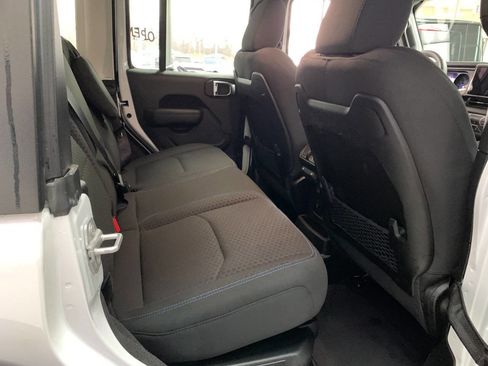 Used 2025 Jeep Wrangler Unlimited Rubicon 4xe w/ Convenience Group image 11