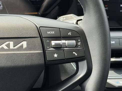 Used 2025 Kia K4 EX FWD image 23