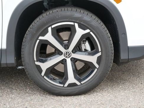 Certified 2026 Volkswagen Tiguan SE AWD/4WD image 9