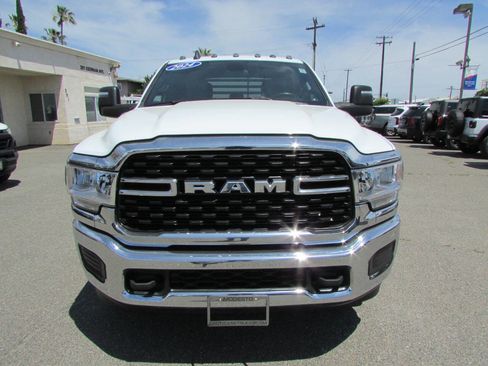 Used 2024 RAM 3500 SLT w/ Quick Order Package 2YG SLT AWD/4WD image 3
