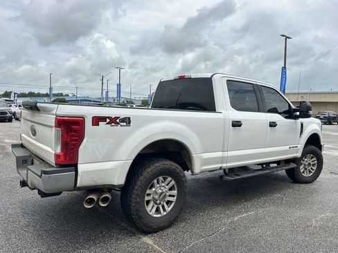Used 2019 Ford F250 XLT w/ FX4 Off-Road Package AWD/4WD image 15
