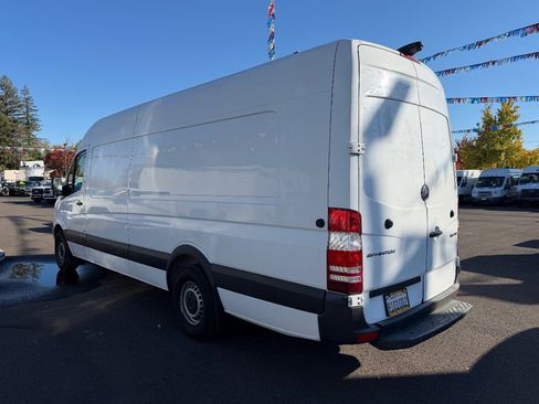 Used 2016 Mercedes-Benz Sprinter 2500 w/ Driver Efficiency Package image 7