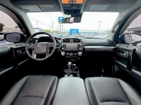 Used 2020 Toyota 4Runner Venture w/ Moonroof Package AWD/4WD image 18