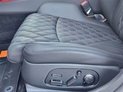 New 2026 Genesis G90 3.5T Prestige image 18