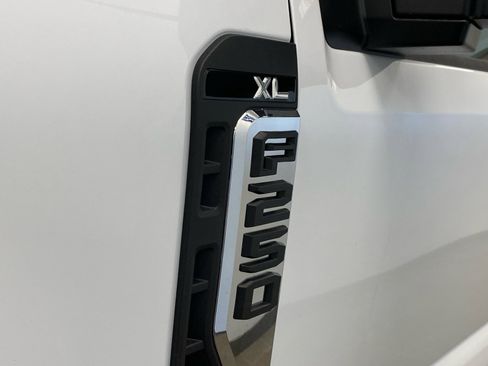 New 2026 Ford F250 XL w/ XL Chrome Package image 8