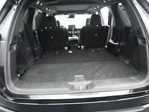 Used 2025 Honda Pilot TrailSport image 14