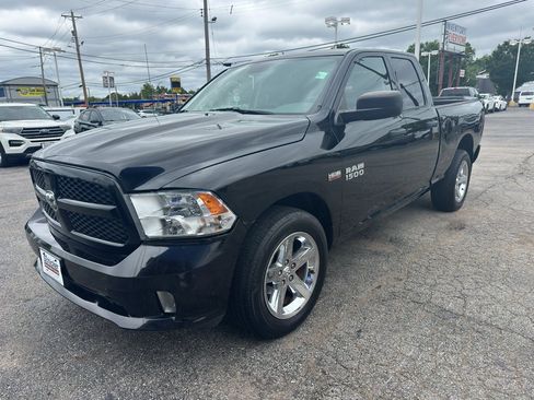 Used 2014 RAM 1500 Express RWD image 1