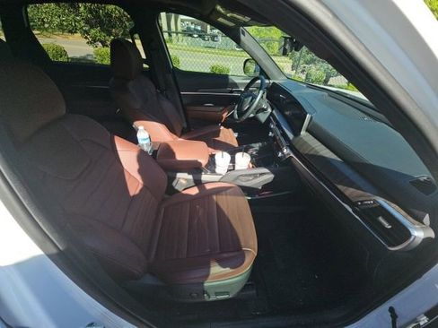 Used 2025 Kia Telluride SX Prestige image 12