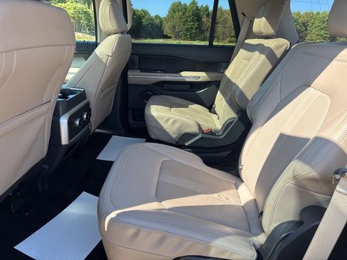 Used 2022 Ford Expedition Limited image 53