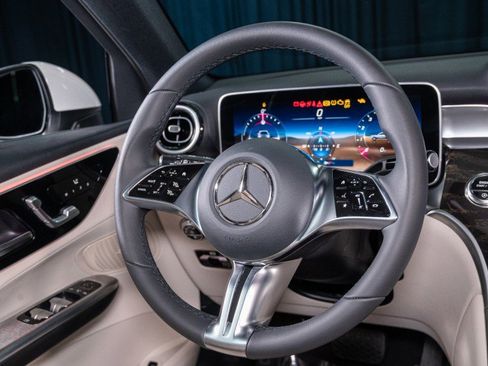 Certified 2026 Mercedes-Benz GLC 300 4MATIC image 18