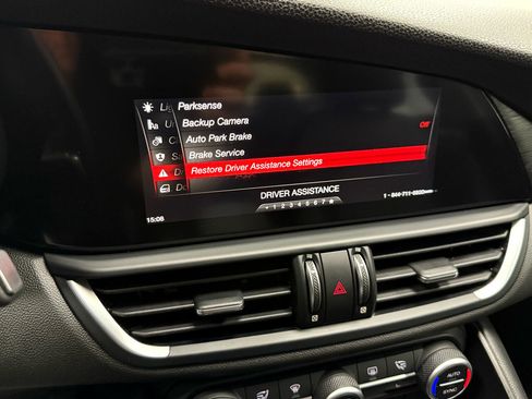 Used 2018 Alfa Romeo Giulia AWD image 21