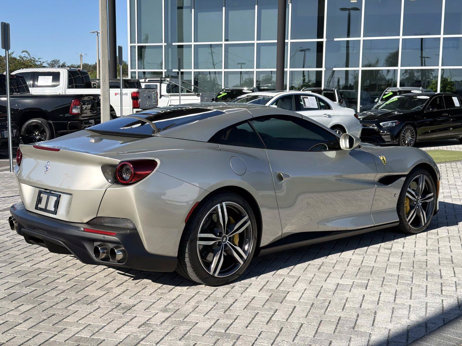 Used 2019 Ferrari Portofino RWD image 11