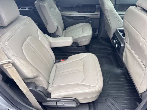 Used 2021 Ford Expedition Limited RWD image 15