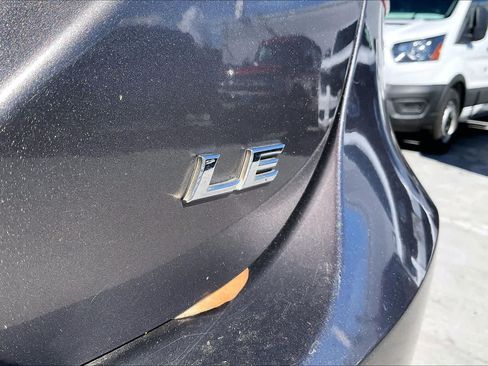 Used 2020 Toyota Camry LE FWD image 7