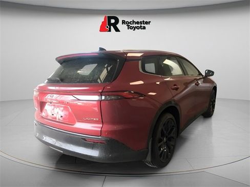 New 2025 Toyota Crown Signia image 3