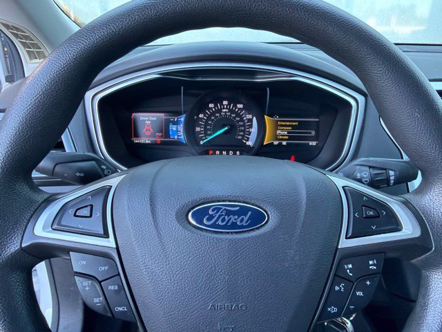 Used 2015 Ford Fusion SE FWD image 9