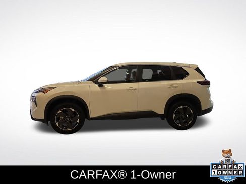 Used 2024 Nissan Rogue SV AWD/4WD image 2
