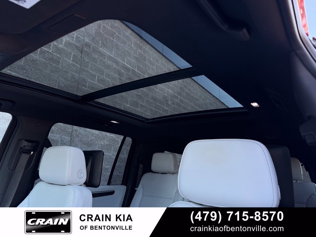 Used 2025 Chevrolet Suburban Premier AWD/4WD image 21