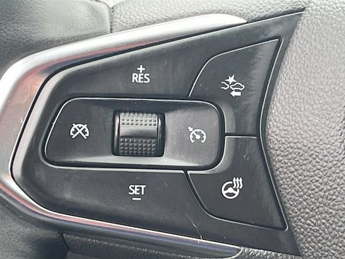 Used 2024 Chevrolet Trax LT w/ Driver Confidence Package FWD image 10