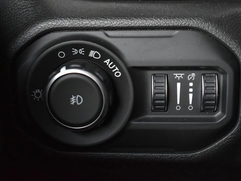 Used 2021 Jeep Wrangler Unlimited Sport AWD/4WD image 17
