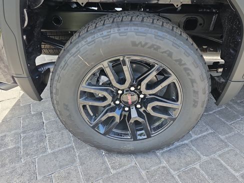 New 2025 GMC Sierra 1500 Elevation w/ LPO, Elevation Black Package image 7