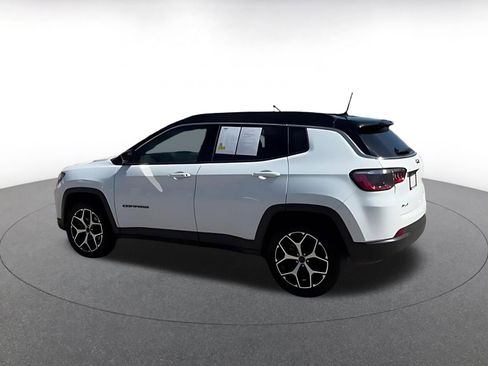 Used 2025 Jeep Compass Limited AWD/4WD image 11