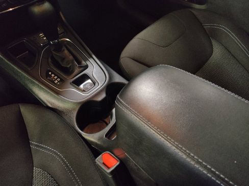 Used 2020 Jeep Cherokee Latitude FWD image 26