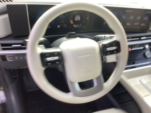 Certified 2025 Hyundai Santa Fe SEL image 23