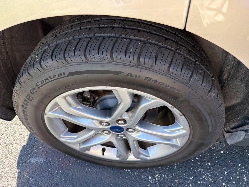 Used 2018 Ford Edge Titanium w/ Equipment Group 301A AWD/4WD image 5