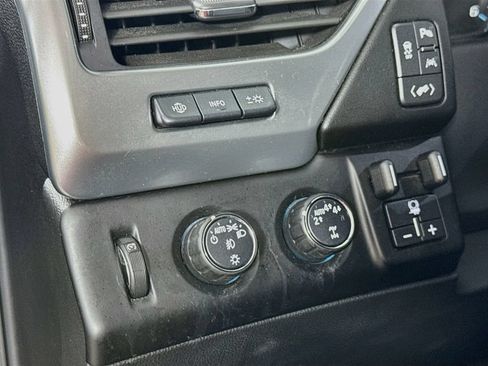 Used 2020 Chevrolet Suburban Premier AWD/4WD image 10