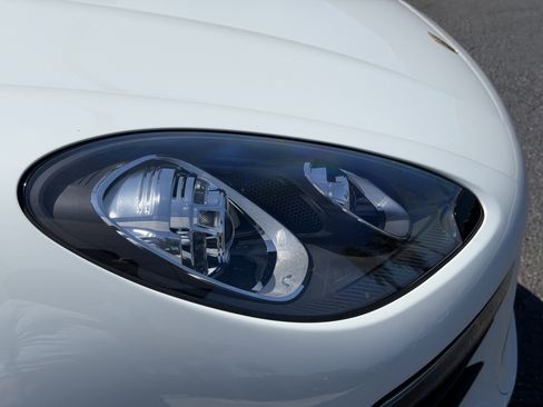 Certified 2017 Porsche Macan AWD/4WD image 12