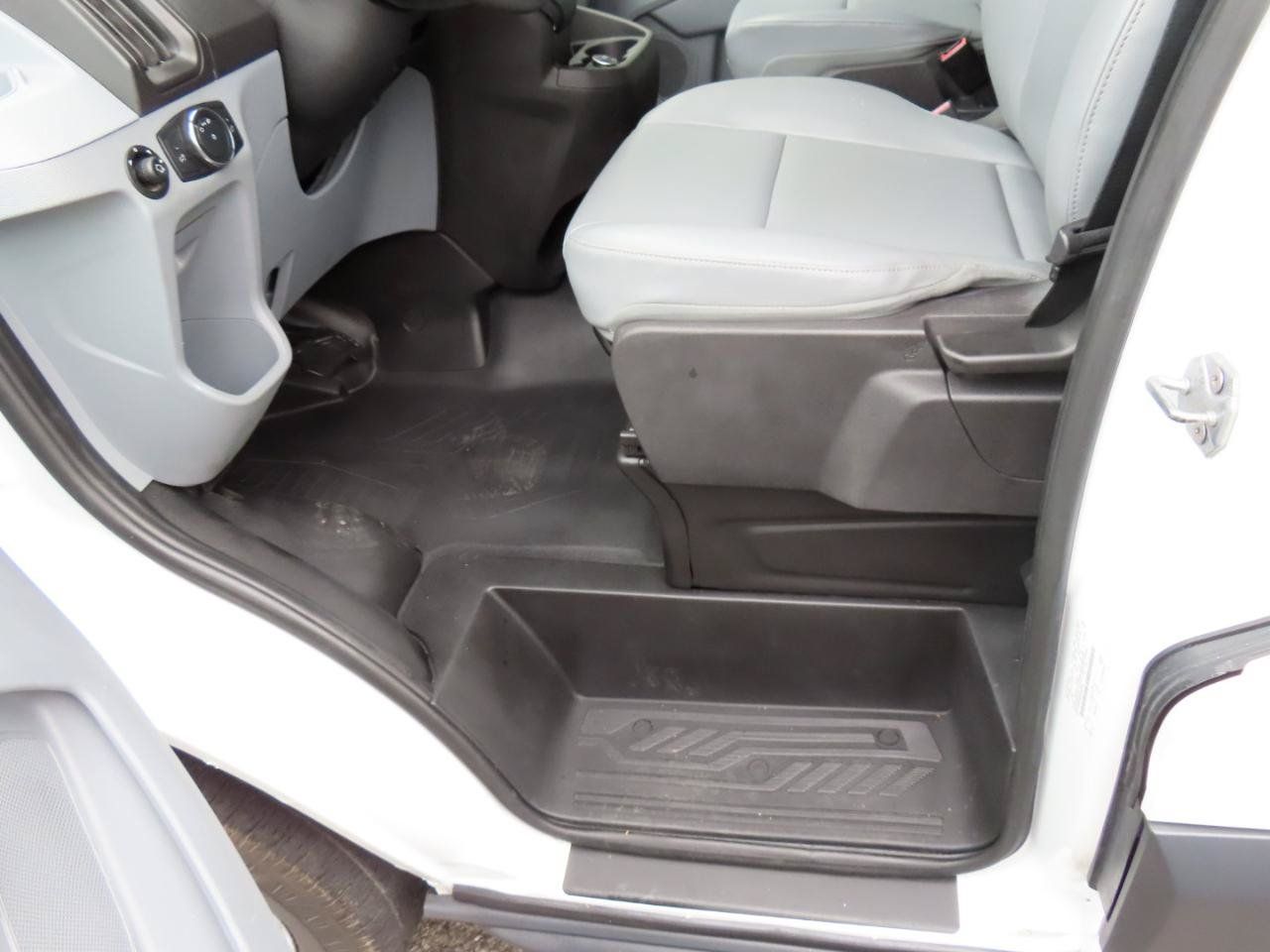 Used 2018 Ford Transit 250 130 Low Roof RWD image 8