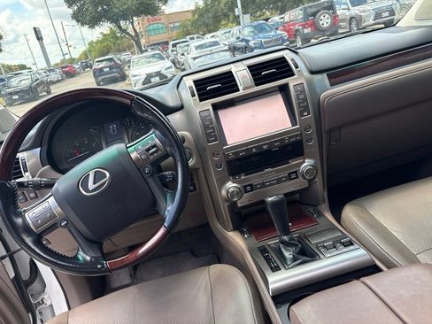 Used 2016 Lexus GX 460 w/ Premium Package AWD/4WD image 18