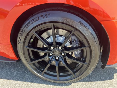 Used 2016 Ford Mustang Shelby GT350 w/ Technology Package RWD image 10