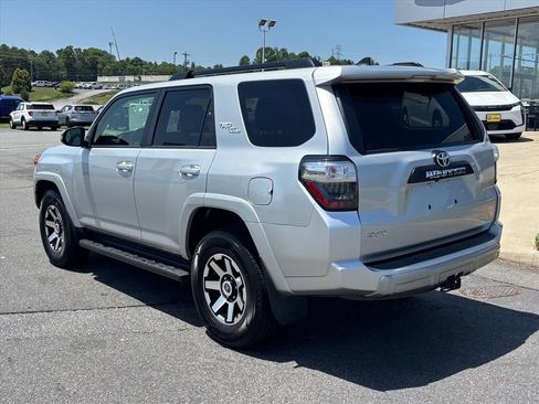 Used 2022 Toyota 4Runner TRD Off-Road Premium AWD/4WD image 24