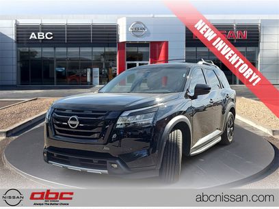 Used 2023 Nissan Pathfinder SL w/ Lighting Package (N92)