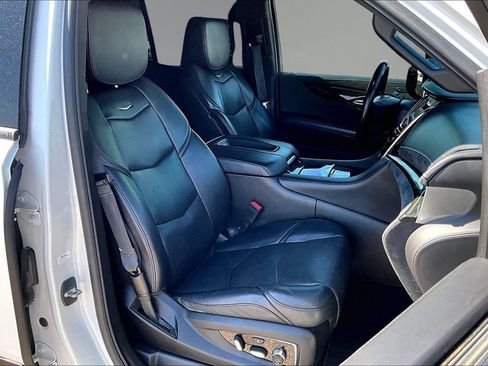 Certified 2019 Cadillac Escalade Platinum AWD/4WD image 27