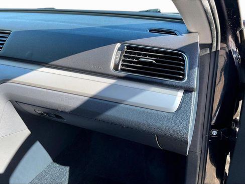 Used 2019 Volkswagen Passat 2.0T Wolfsburg w/ Wheels & Sunroof Package image 11